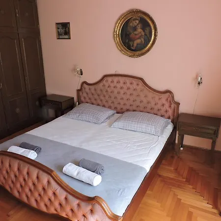 Stadtwohnung In Apartment *